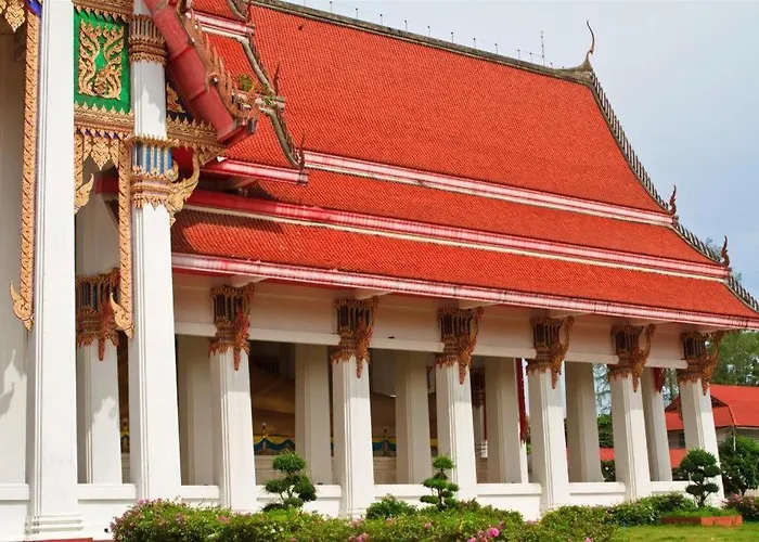 Mayflower Grande Hotel